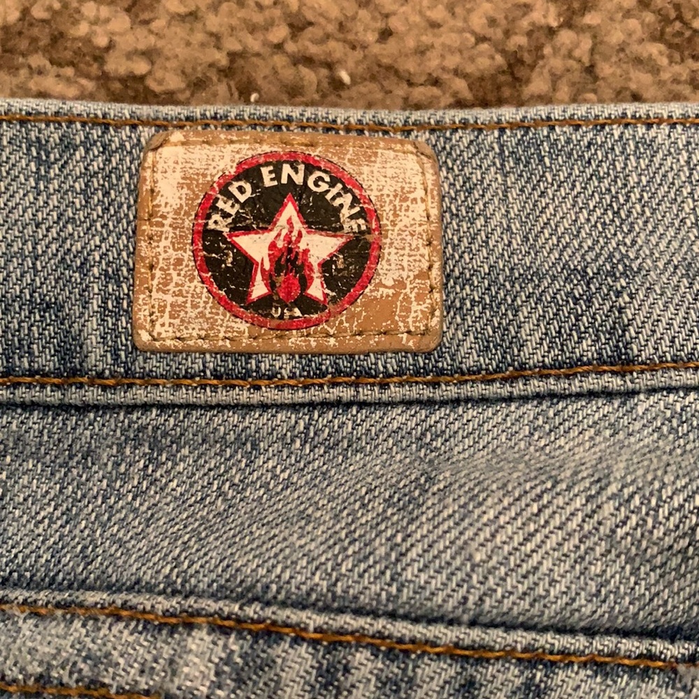 Red engine jeans - Picture 3 of 4